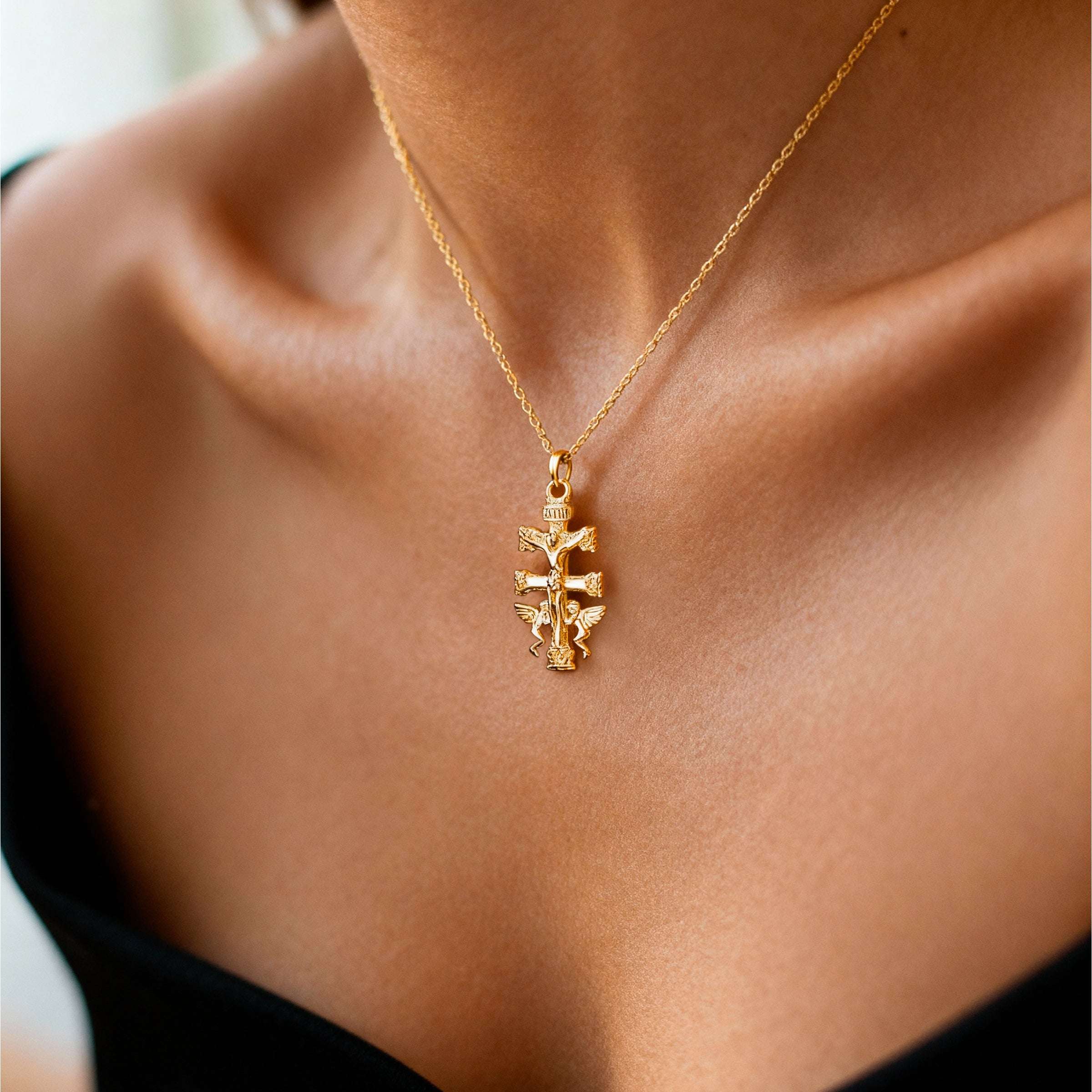 Cross Jewelry: Meaningful Pieces for Everyday Faith