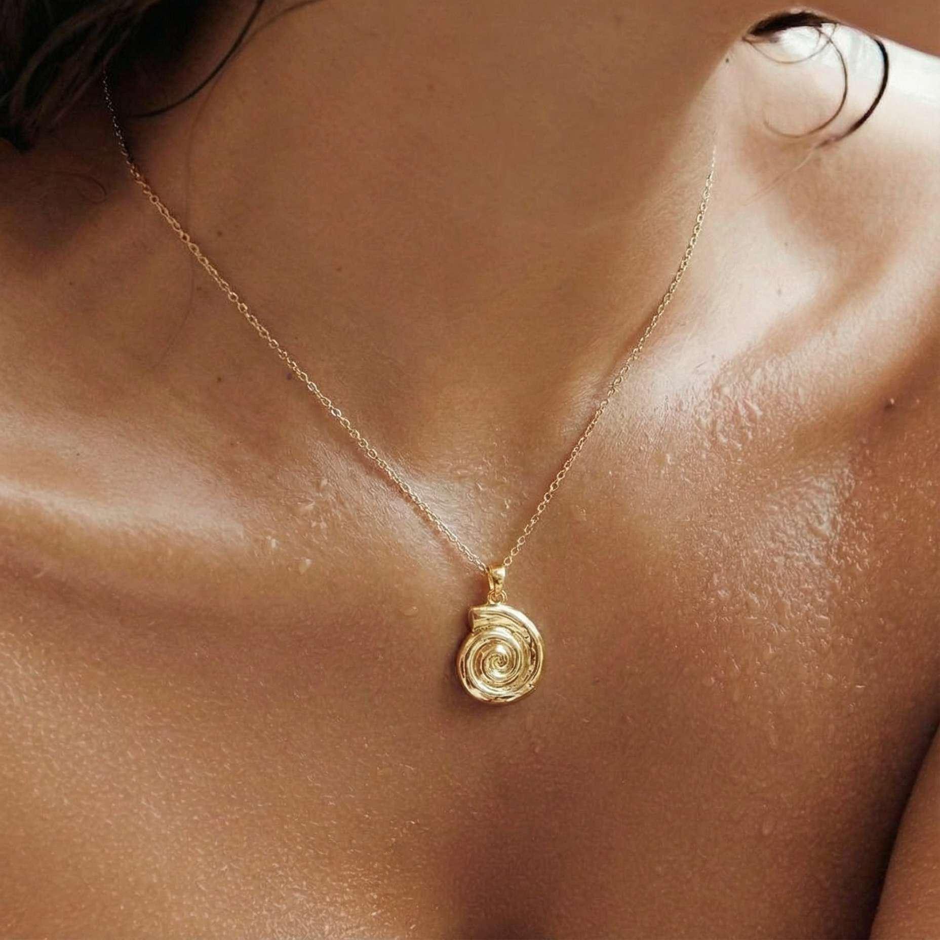 Curled Necklace
