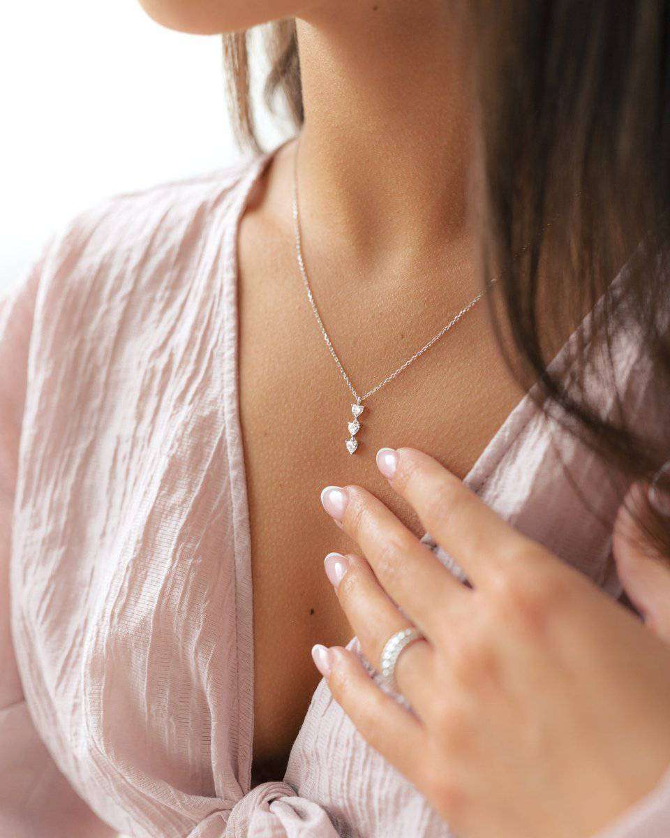 "Loves" Necklace - Milas Jewels Shop
