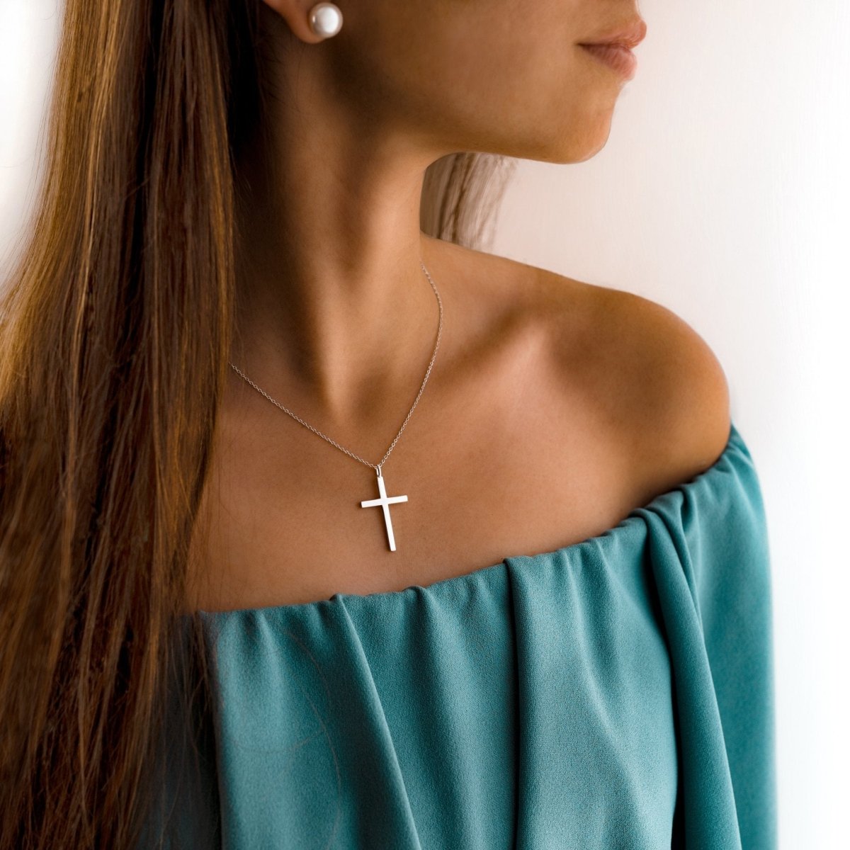 Best necklaces for your neckline - Milas Jewels Shop